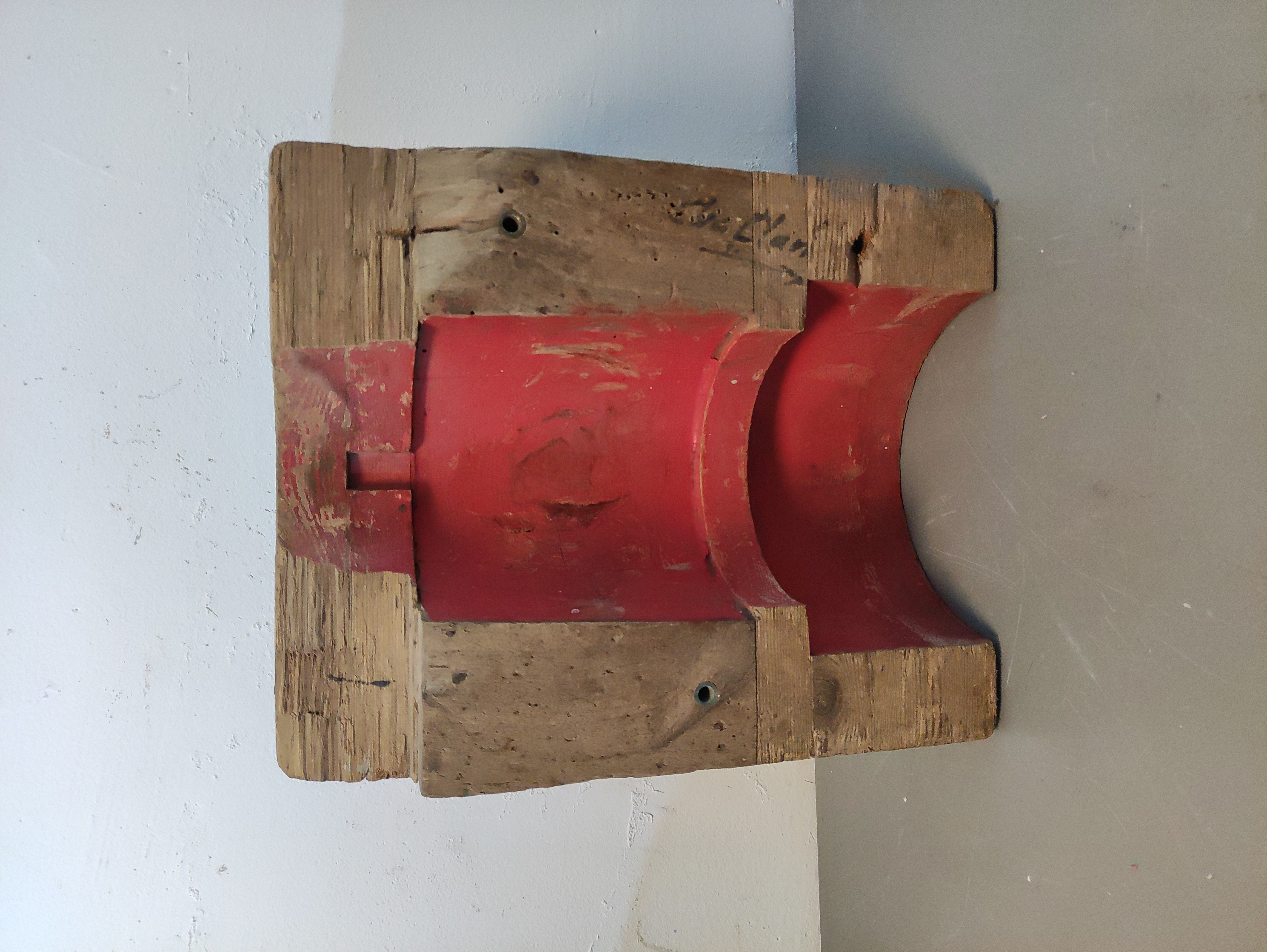 molde industrial escultura objeto deco mad 43x34x18 1u